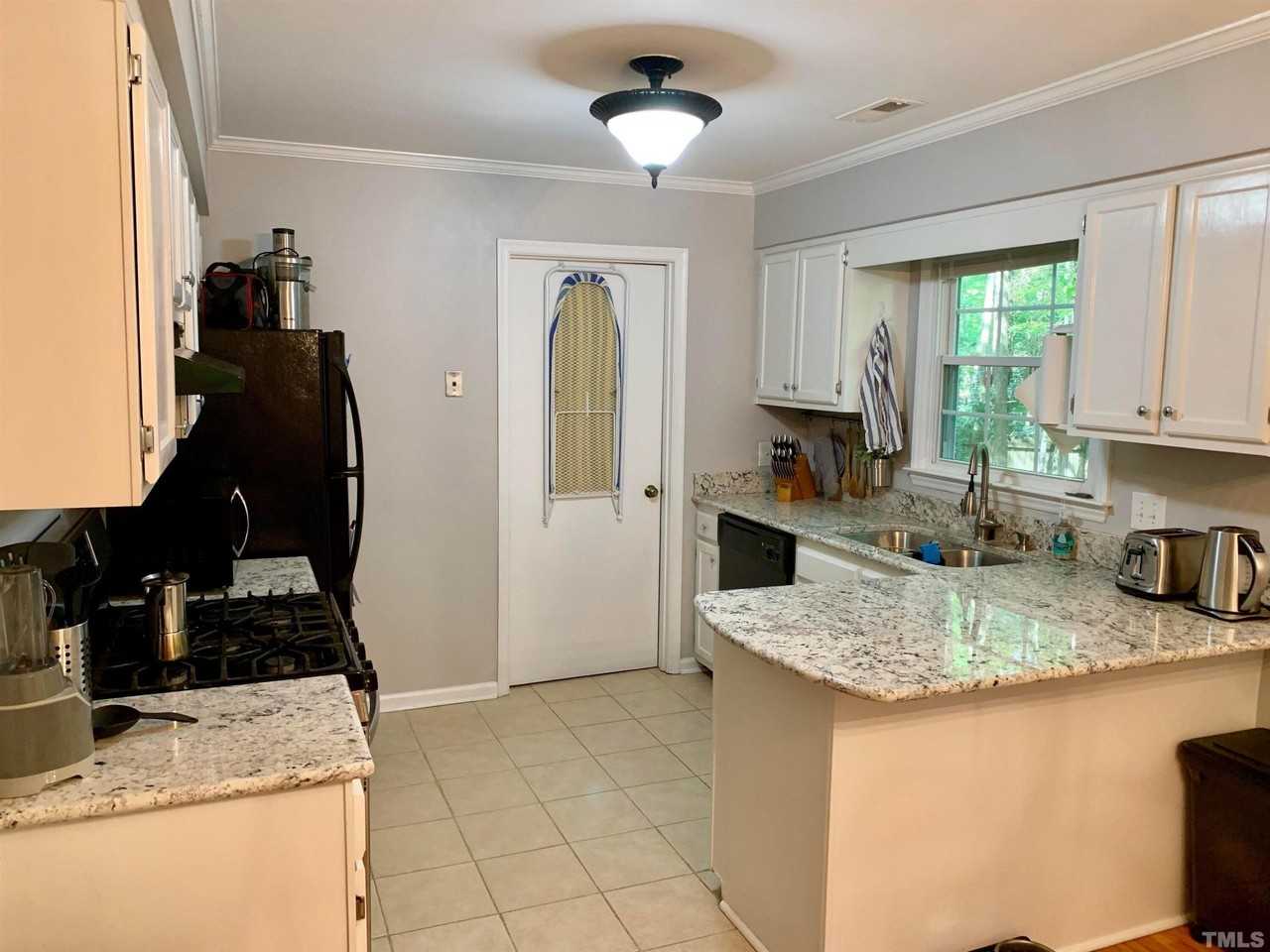 102 Chevron Cir - Photo 4 of 17