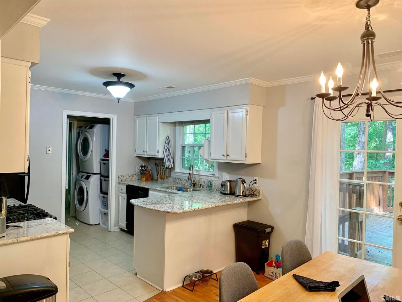 102 Chevron Cir - Photo 6 of 17