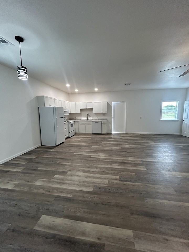 2529 Cardinal Rd #1 - Photo 3 of 12