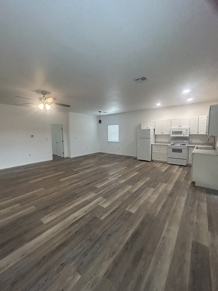 2529 Cardinal Rd #1 - Photo 4 of 12