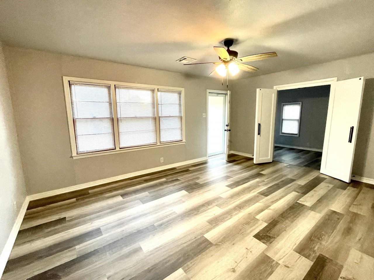 61 15th Ave Nw #1 - Photo 7 of 38