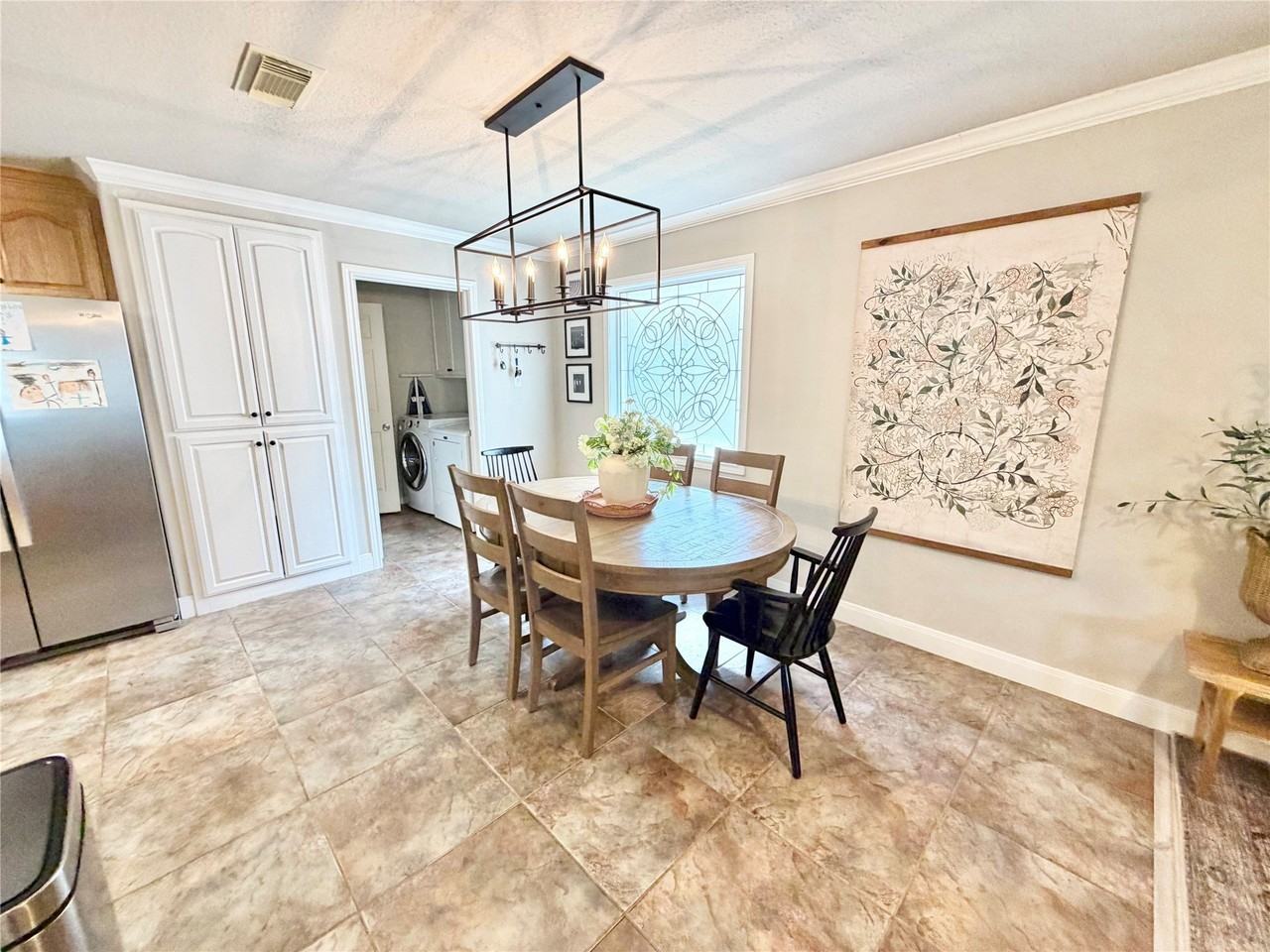 301 Friends Knoll Ln - Photo 5 of 19