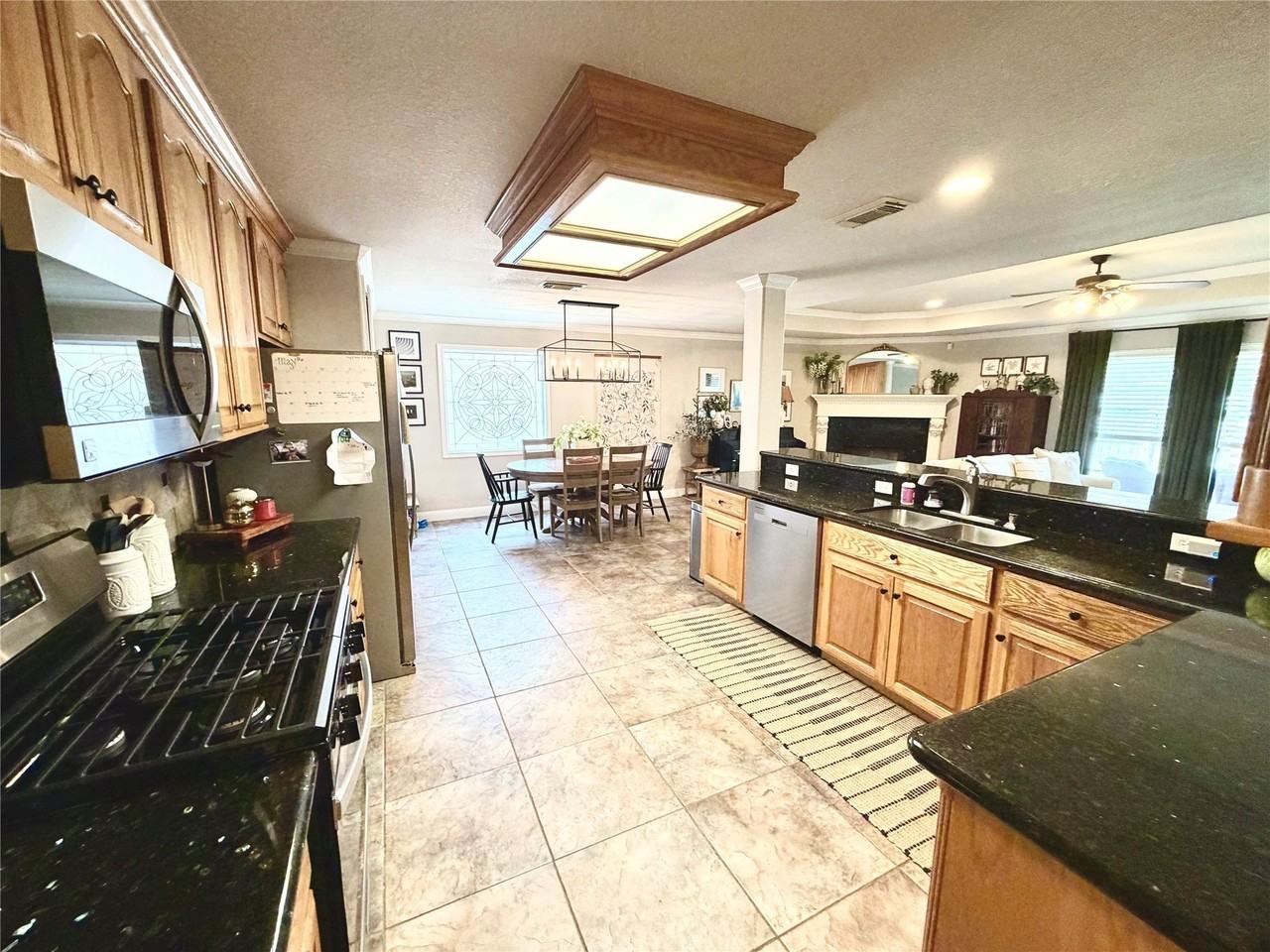 301 Friends Knoll Ln - Photo 7 of 19