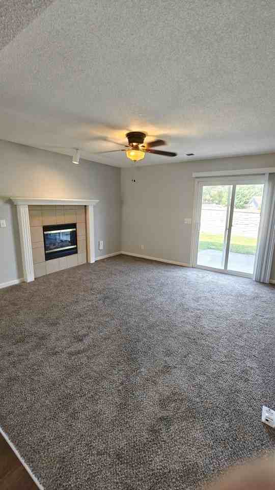 10630 N Locust Ct - Photo 3 of 16