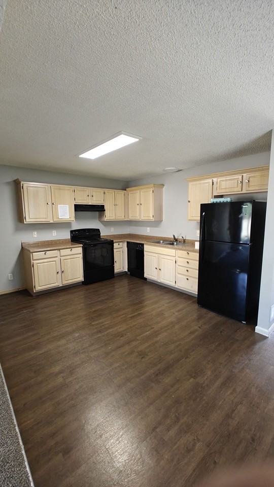 10630 N Locust Ct - Photo 5 of 16