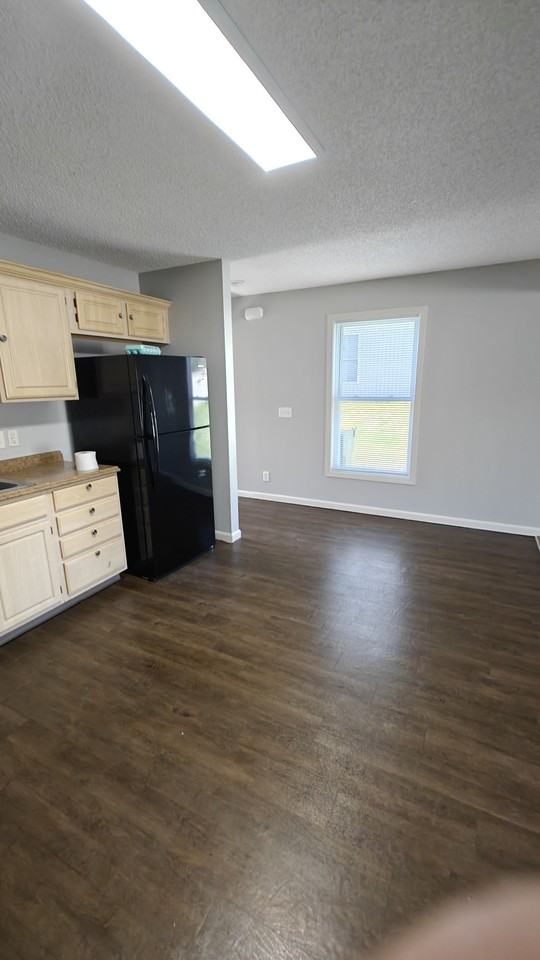 10630 N Locust Ct - Photo 6 of 16