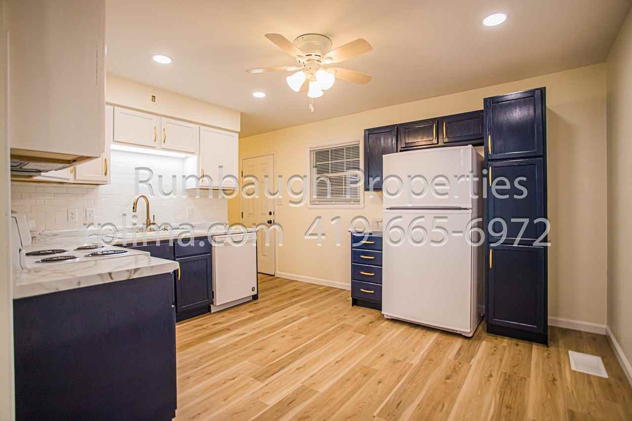 525 S Collins Ave #1 - Photo 4 of 11