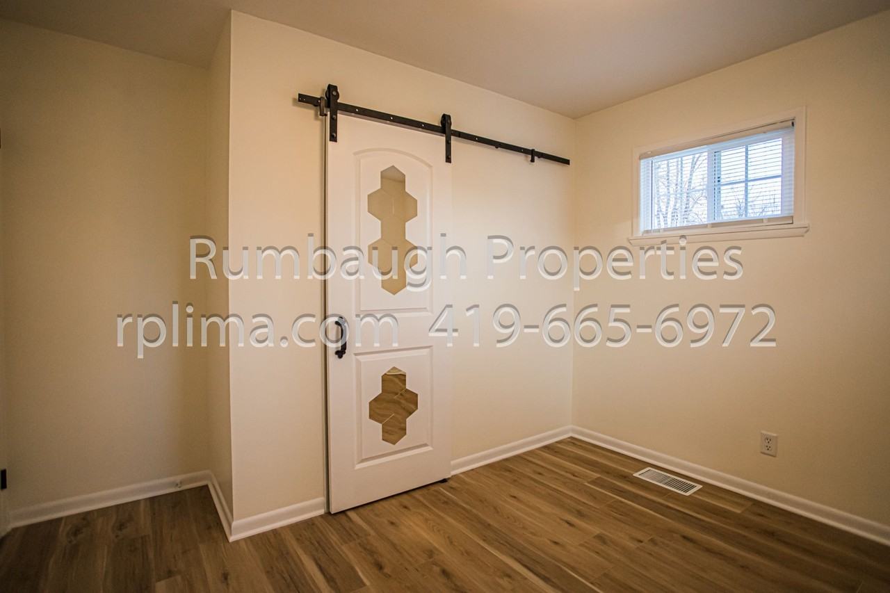 525 S Collins Ave #1 - Photo 5 of 11