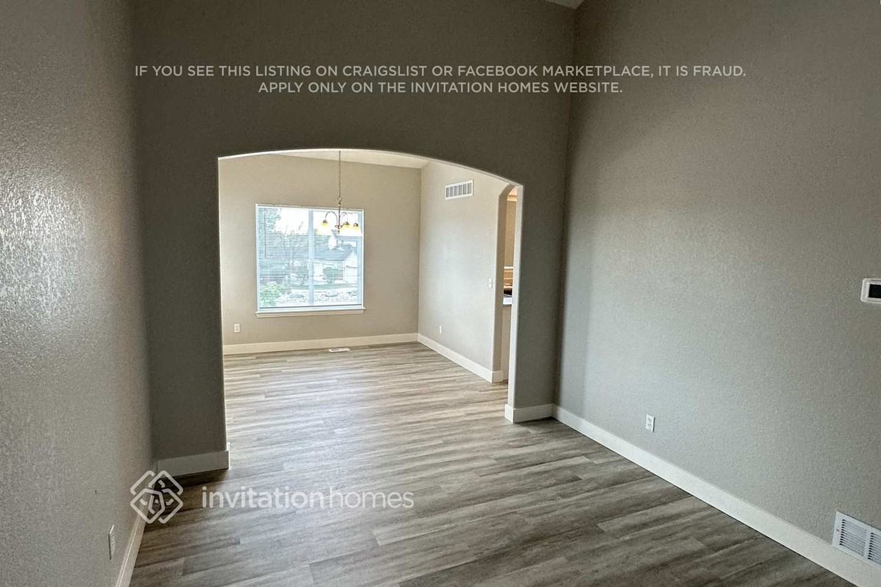 2931 S Tower Way - Photo 3 of 19