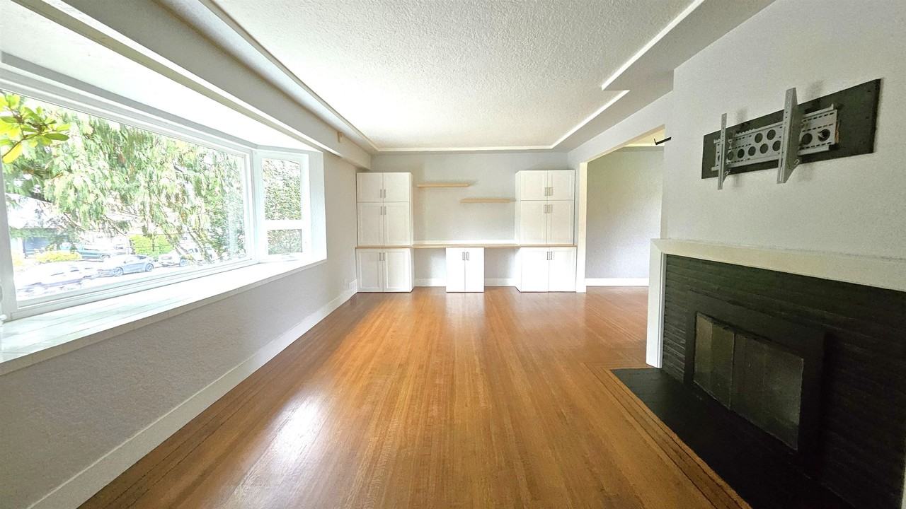 845 Smith Avenue - Photo 2 of 17