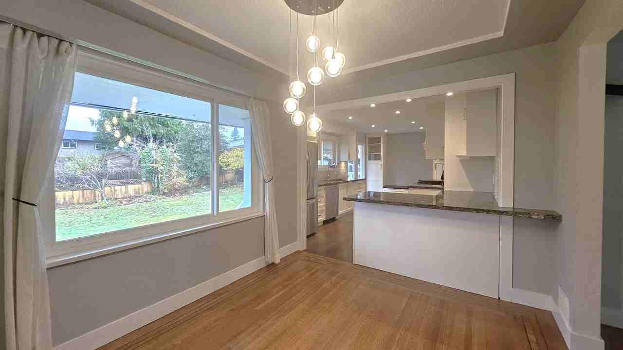 845 Smith Avenue - Photo 5 of 17