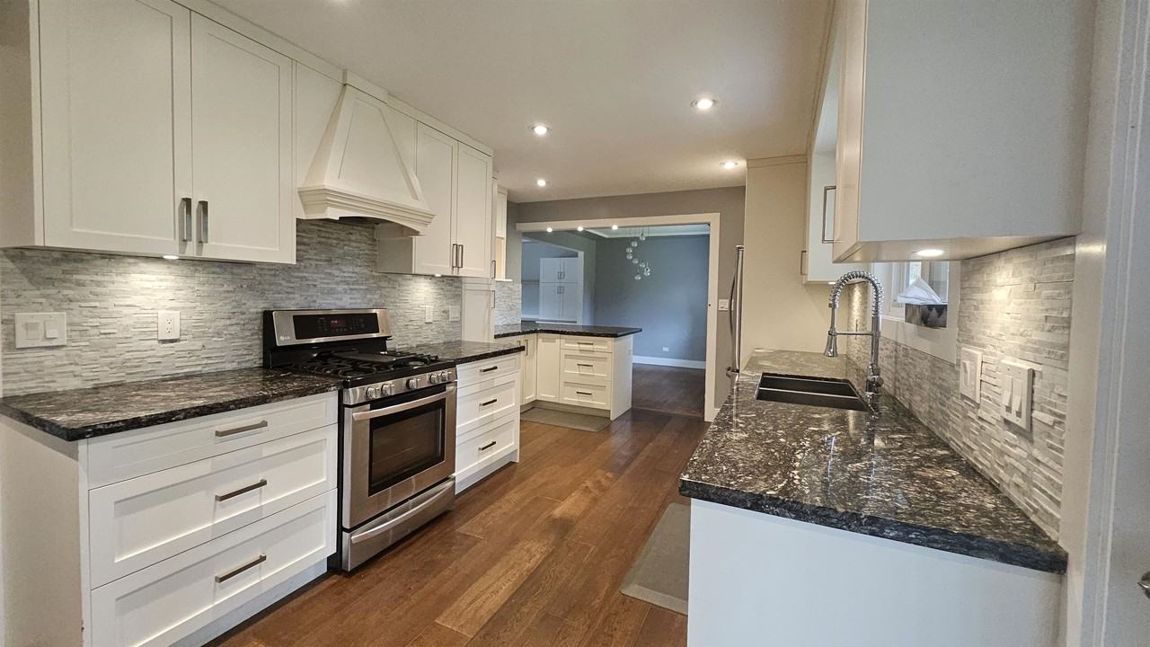 845 Smith Avenue - Photo 4 of 17