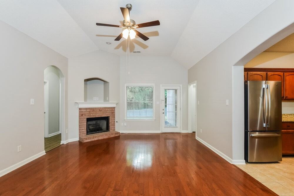 8662 Valmont Cir - Photo 4 of 16