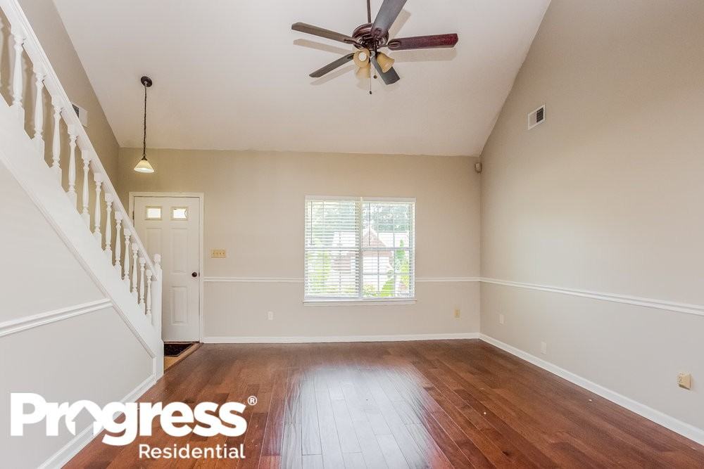 1862 Towson Ln - Photo 4 of 18