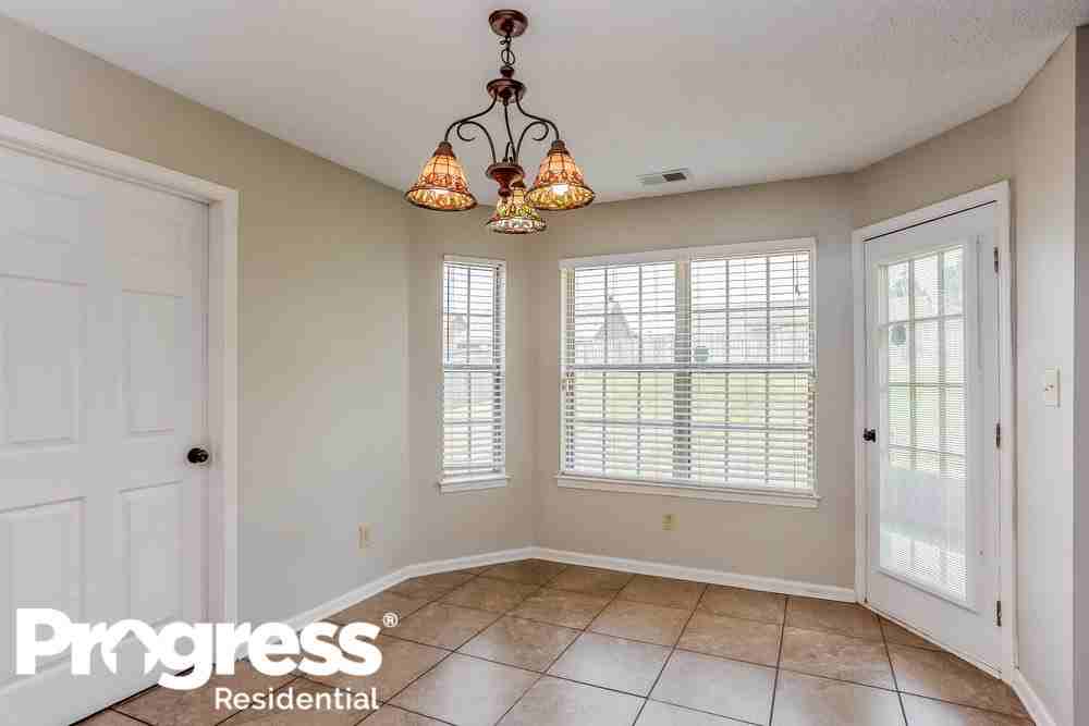 1862 Towson Ln - Photo 6 of 18
