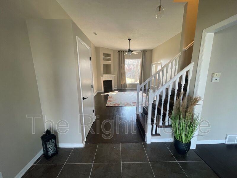 10927 Marcy Plz - Photo 2 of 34