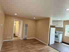 317 Warwick- 270- 1196/2701 - Photo 1 of 1