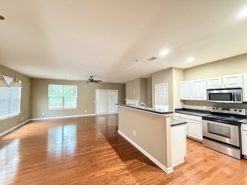 3329 Fernview Dr - Photo 4 of 17