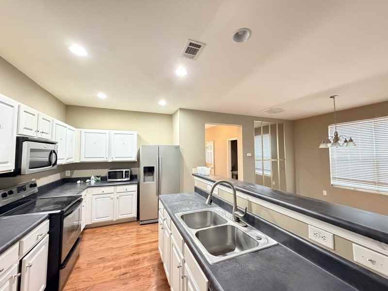 3329 Fernview Dr - Photo 5 of 17