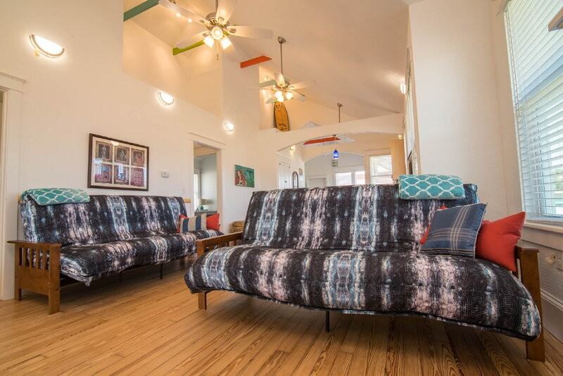 609 Lenox Ave - Photo 3 of 18