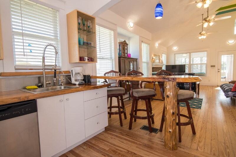 609 Lenox Ave - Photo 6 of 18