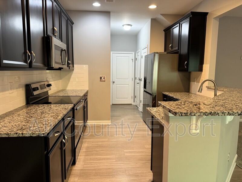 1472 Brookmere Way - Photo 4 of 28
