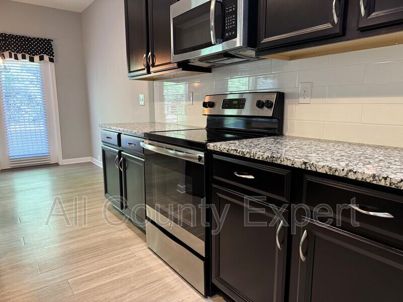 1472 Brookmere Way - Photo 5 of 28