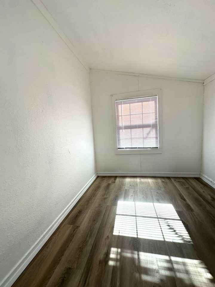 731 Vermont Ave - Photo 7 of 20