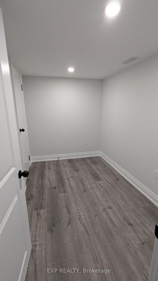 5 Broden Crescent - Photo 5 of 11