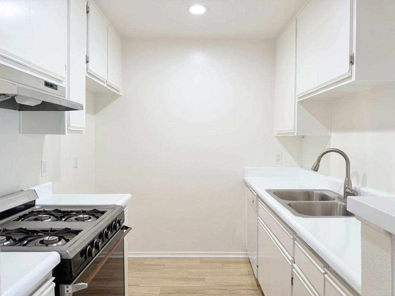 400 Westmoreland Apartments - Photo 3 of 11