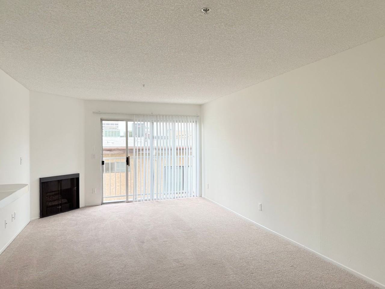 400 Westmoreland Apartments - Photo 4 of 11