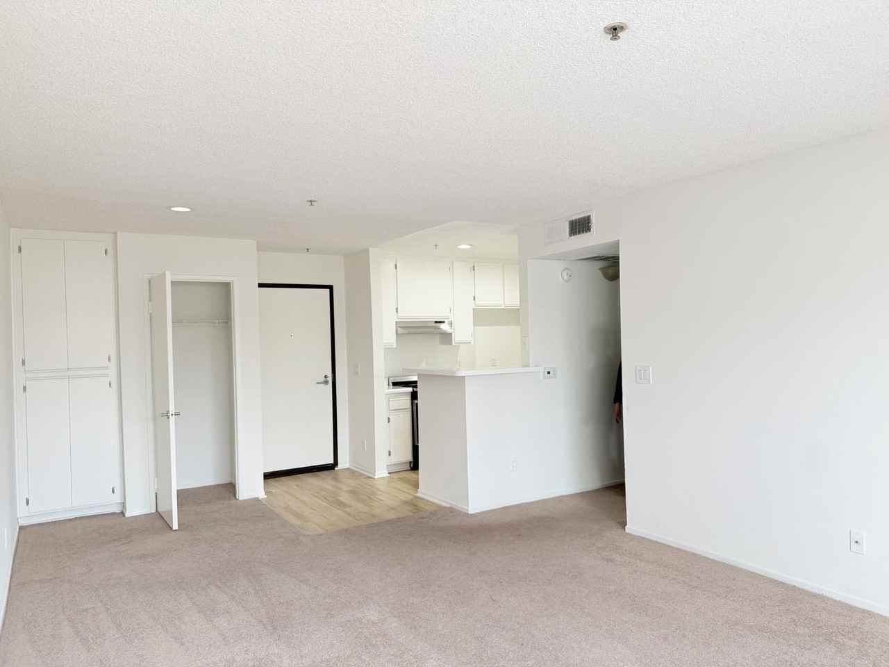 400 Westmoreland Apartments - Photo 5 of 11