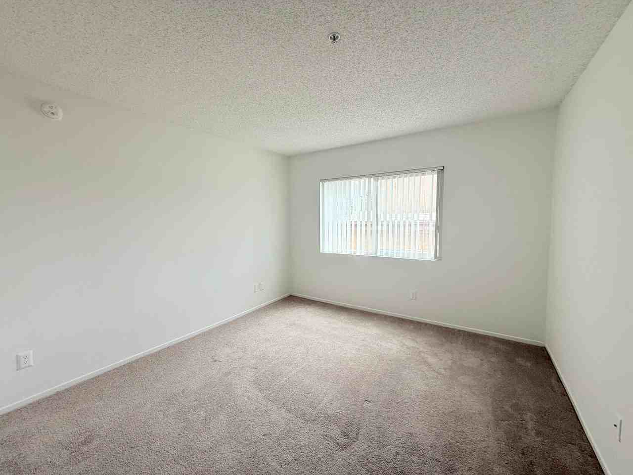 400 Westmoreland Apartments - Photo 7 of 11