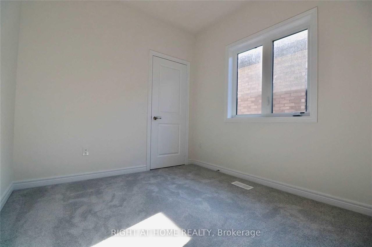9 Conarty Crescent - Photo 7 of 22