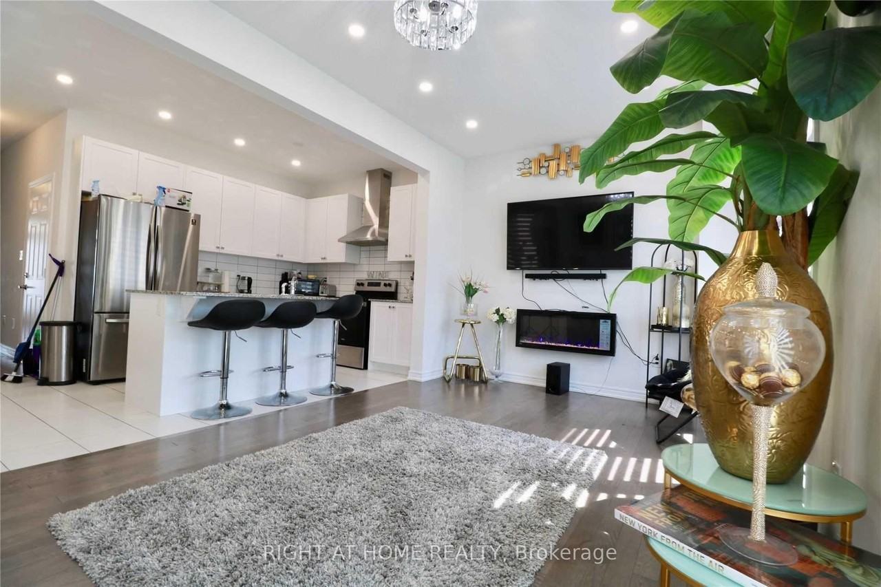 9 Conarty Crescent - Photo 2 of 22