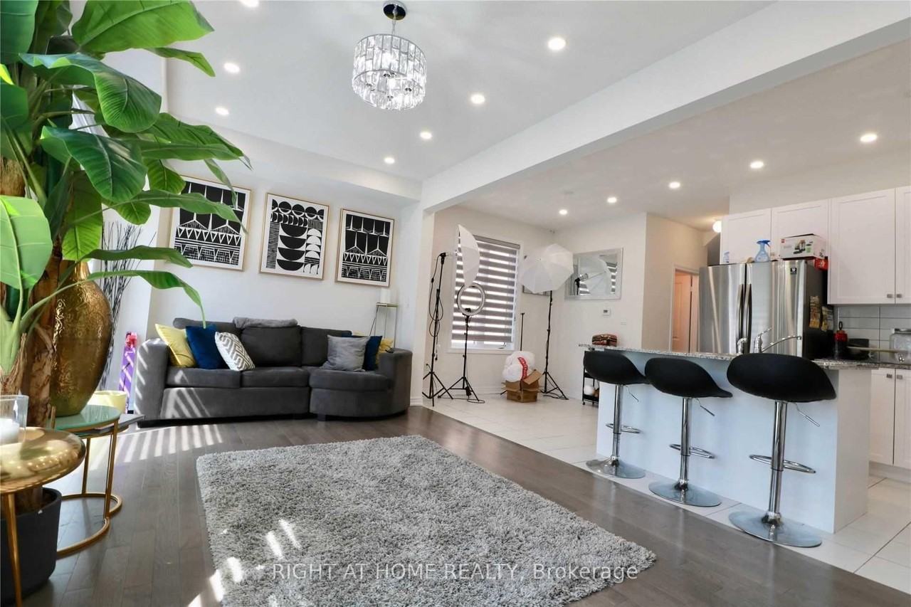 9 Conarty Crescent - Photo 4 of 22