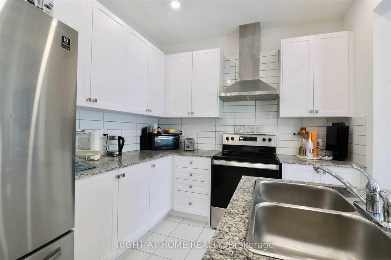 9 Conarty Crescent - Photo 6 of 22