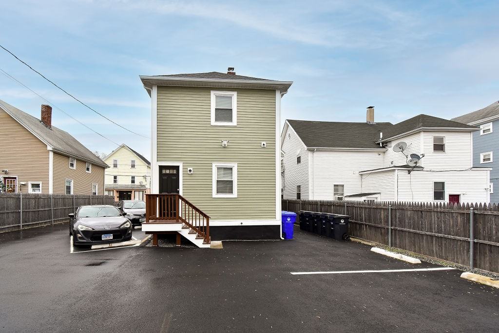 39 Benefit Street - Photo 3 of 15
