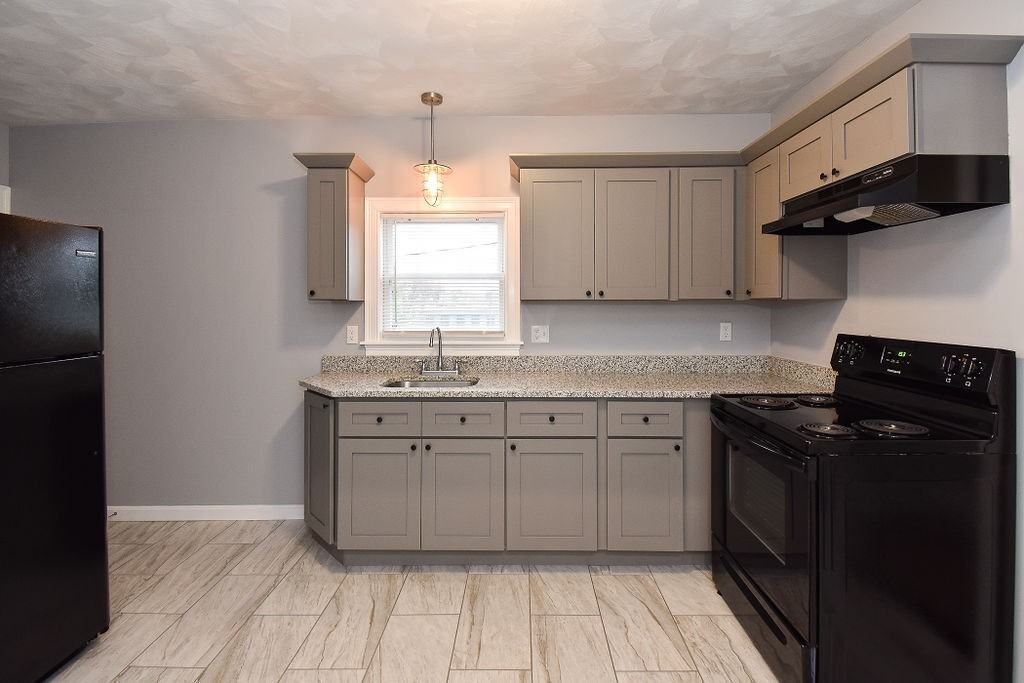 39 Benefit Street - Photo 6 of 15