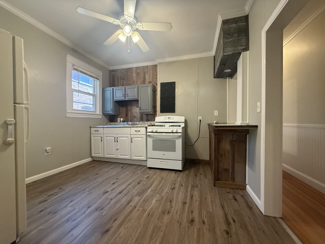 22 Pawling Avenue - Photo 3 of 13