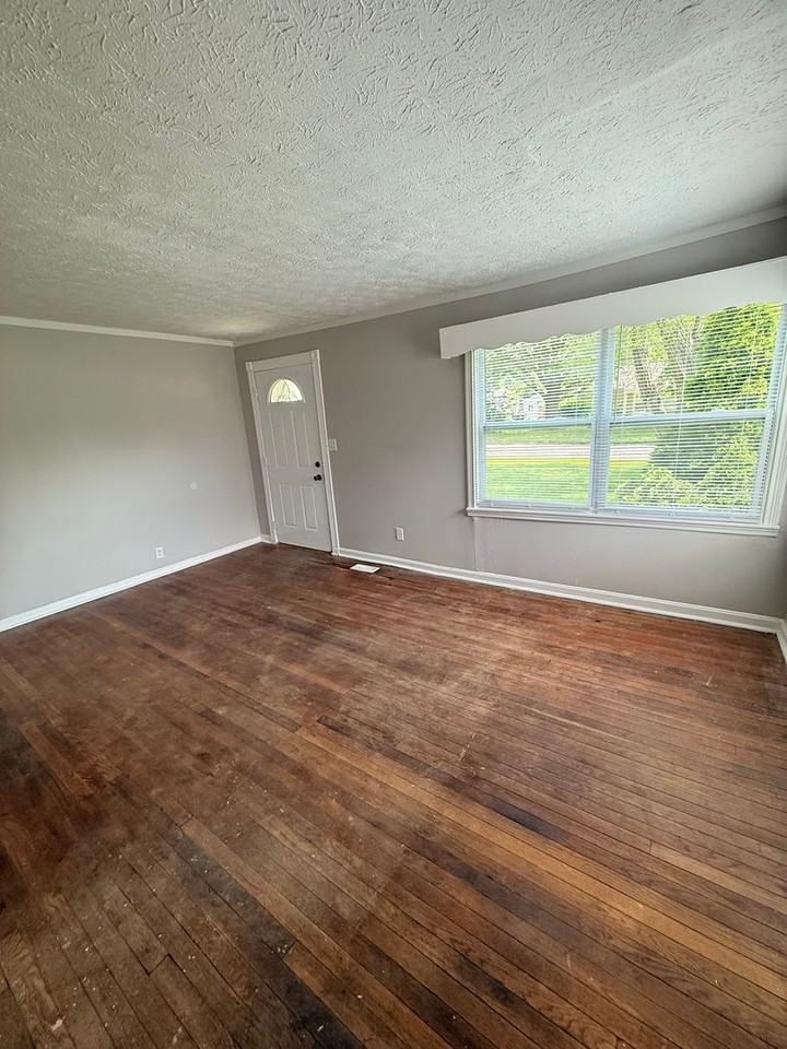 3312 Olive St - Photo 3 of 14