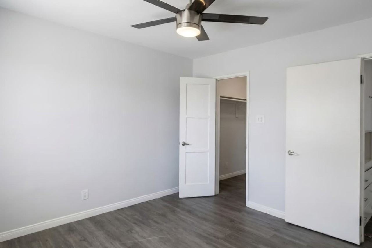 1124-1128 W. 110th - Photo 6 of 20