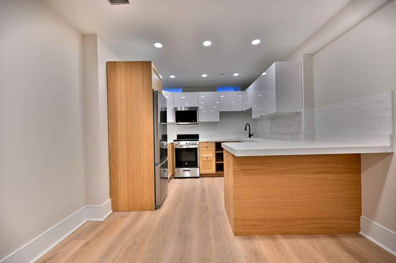 18 Winchester St