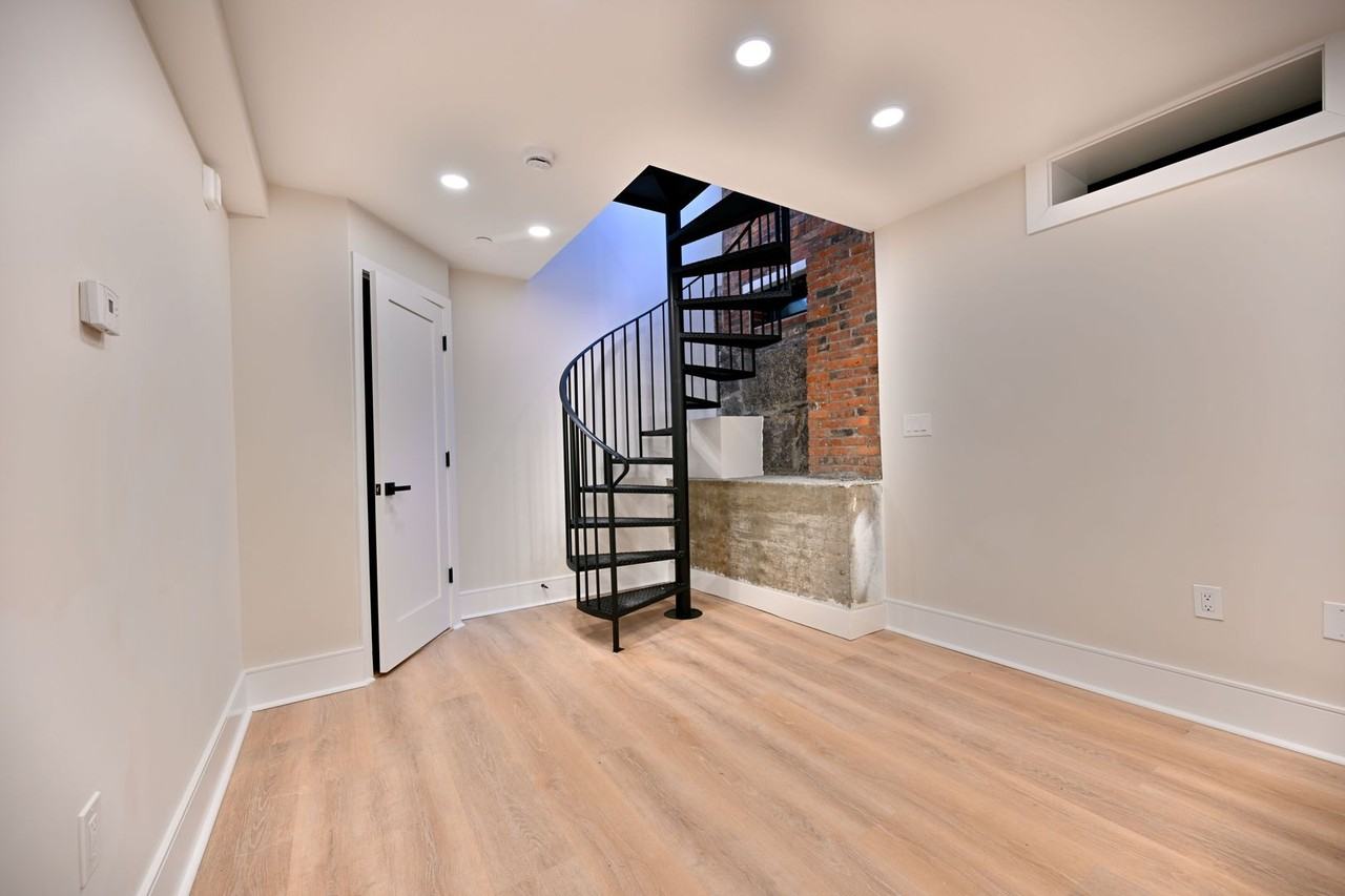 18 Winchester St - Photo 7 of 13