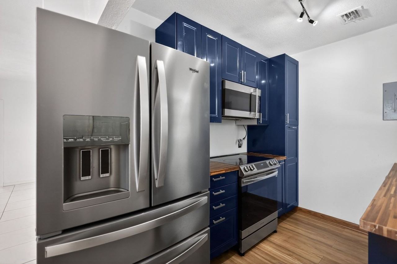76 Ne 170th St - Photo 2 of 31
