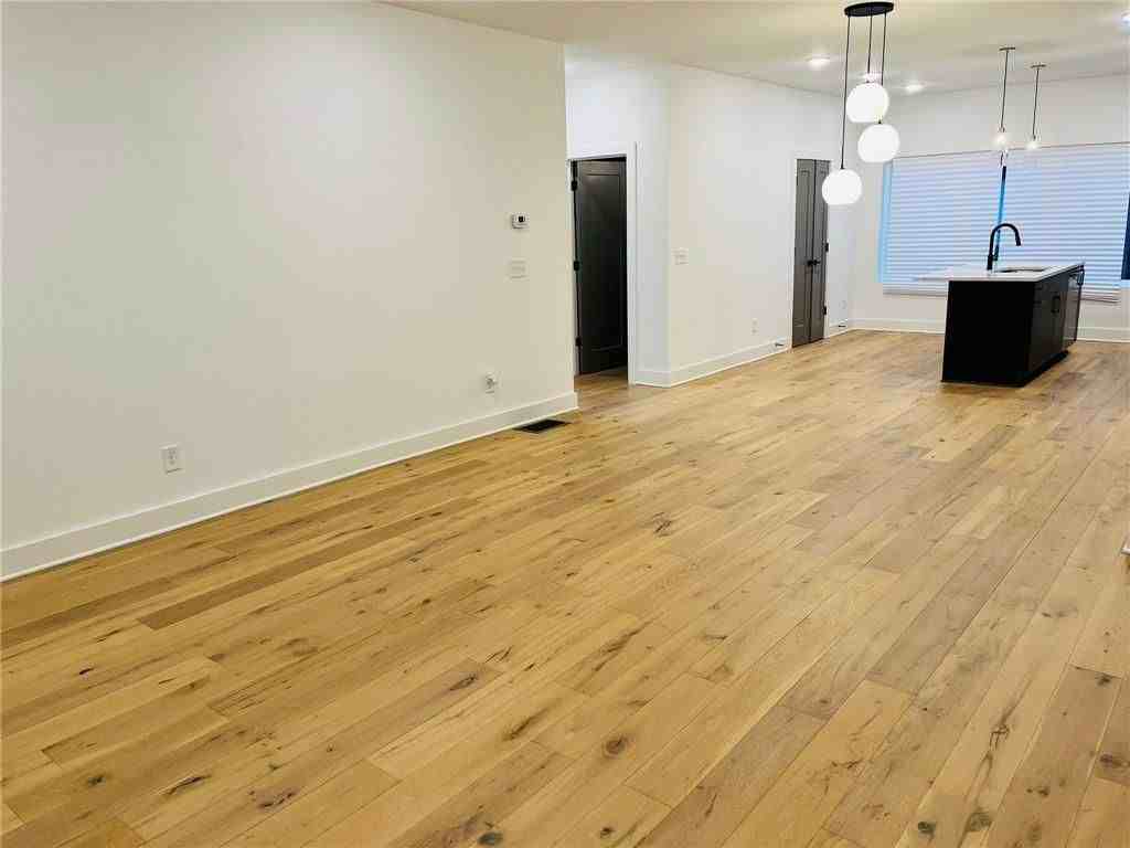 1445 Walker Pl Se - Photo 4 of 14