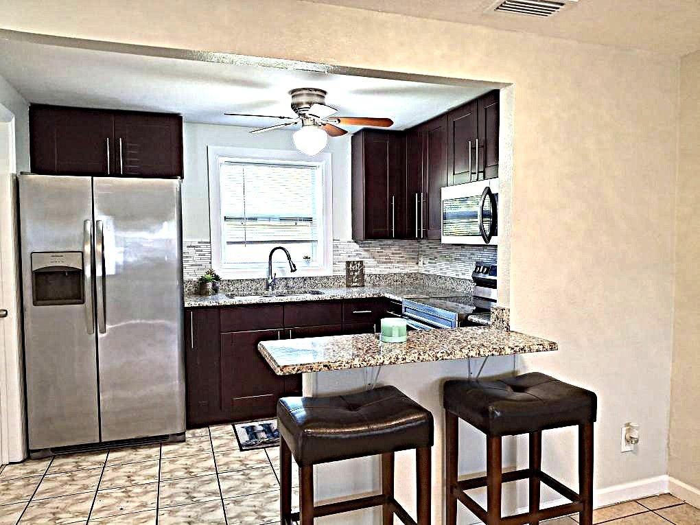 5641 94th Ter N - Photo 4 of 35