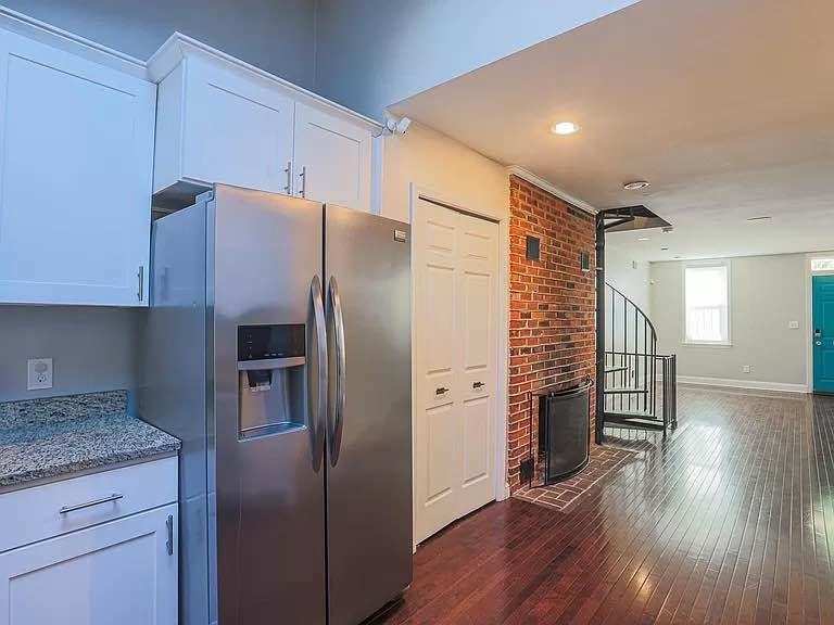 748 Mchenry St - Photo 6 of 17