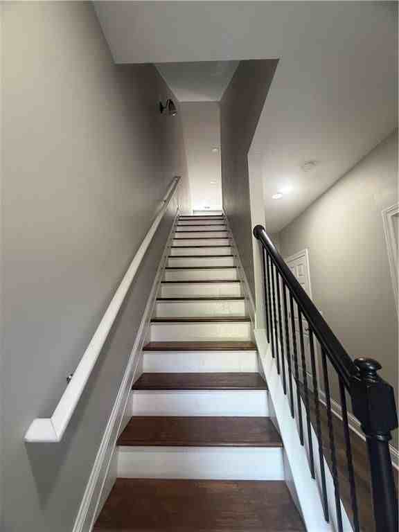6035 Bayrose Cir - Photo 2 of 24