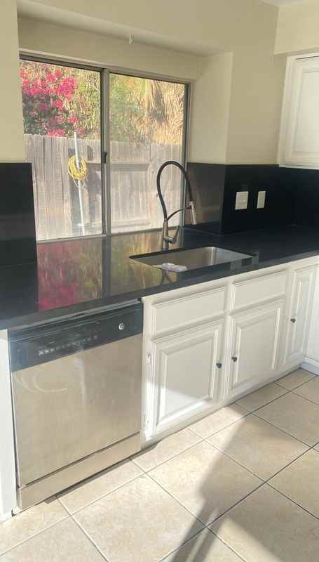 16379 Saddlebrook Ln - Photo 3 of 15